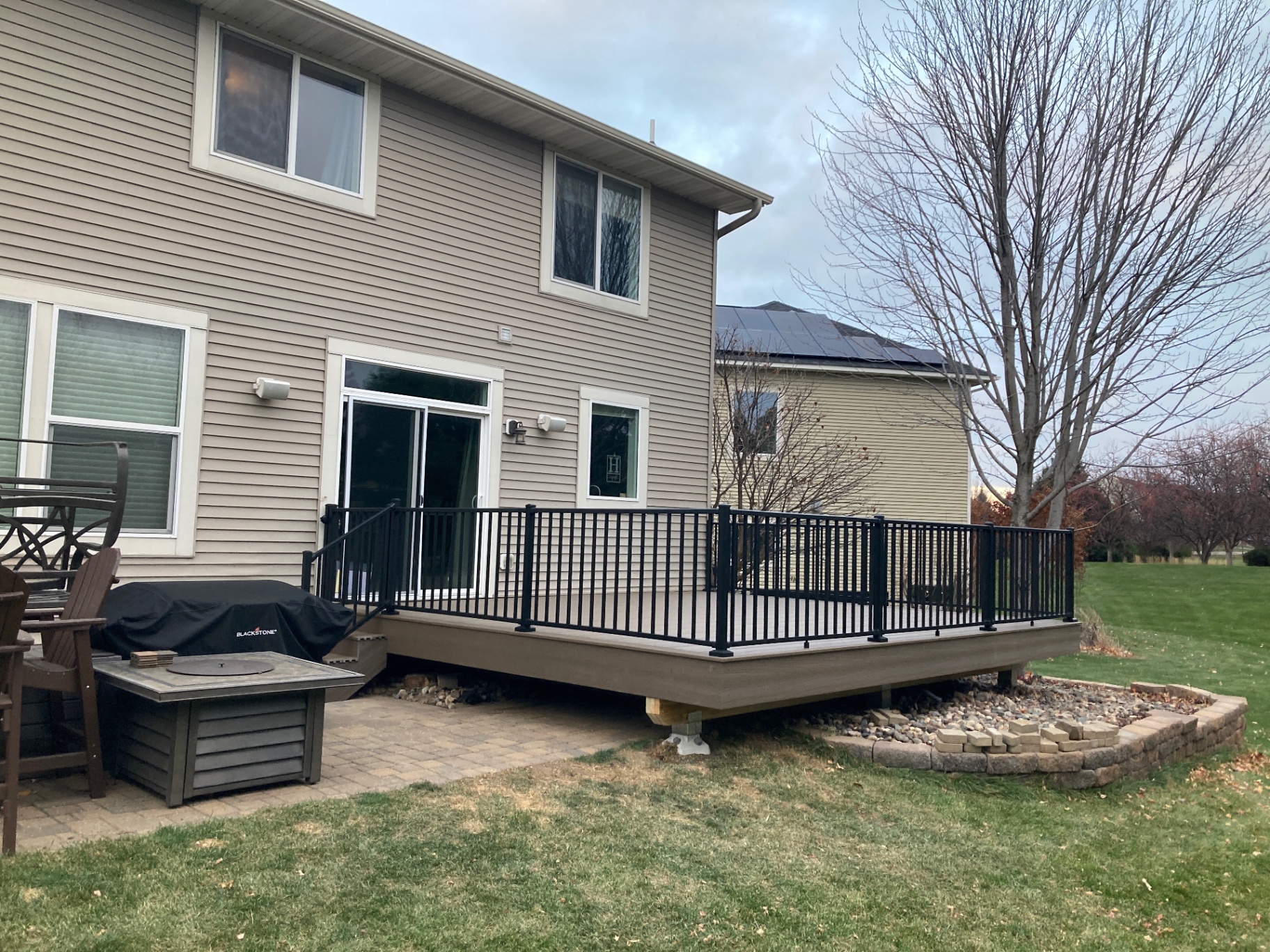 Composite Deck with Aluminum Rail